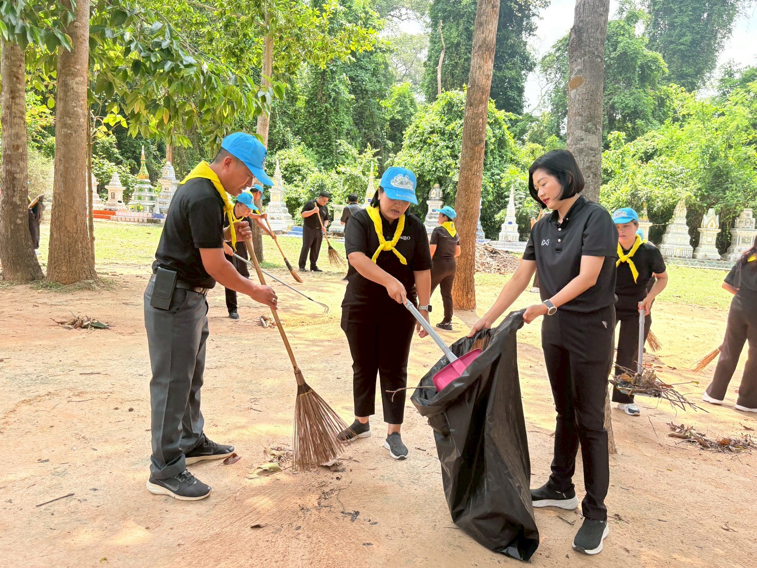 title - ส.ป.ก.ยโสธร ร่วมกิจกรรมจิตอาสาพัฒนา เนื่องในวันคล้ายวันประสูติ สมเด็จพระเจ้าลูกยาเธอ เจ้าฟ้าทีปังกรรัศมีโชติฯ